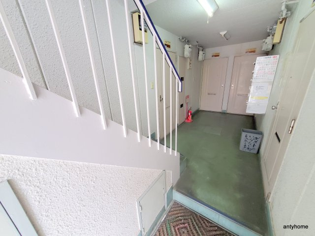 メゾン新高　仲介手数料無料のロビー