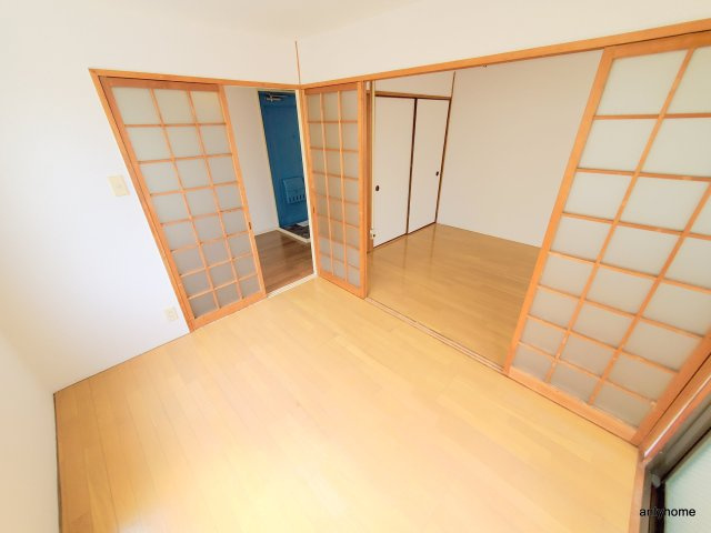 メゾン新高　仲介手数料無料の寝室
