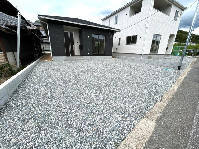 クレードルガーデン上野　第3　1号地の駐車場