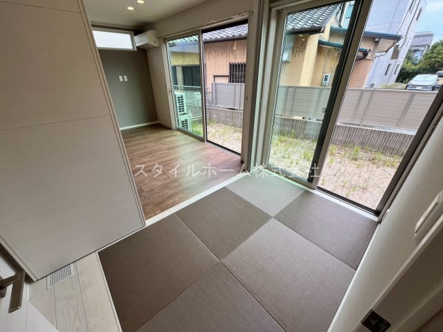 豊橋市花田町貸家の居間・リビング