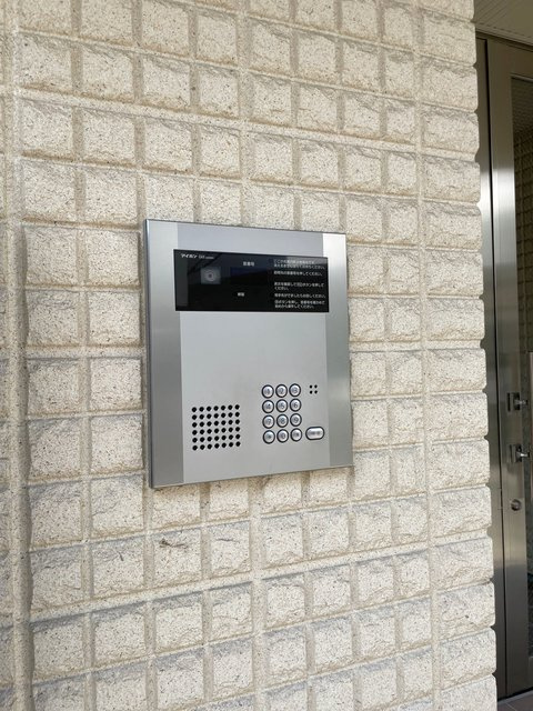 サンフラワー・プラネットのセキュリティ|オートロック付きのエントランス