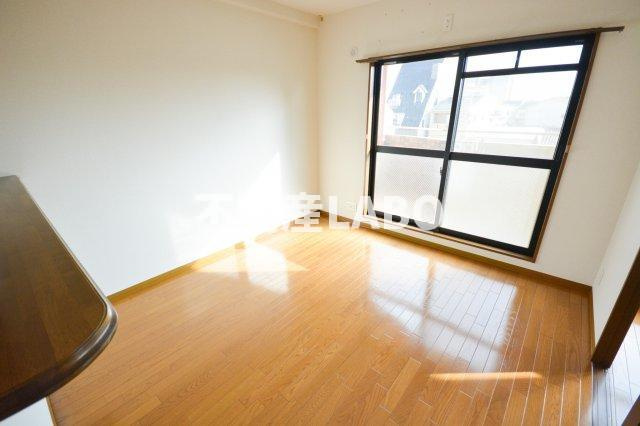 ぷりんすマンションの居間・リビング|★別タイプのお部屋の写真です★