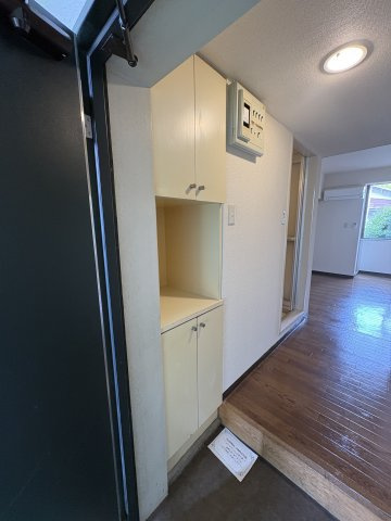 北町マンションK-1の玄関