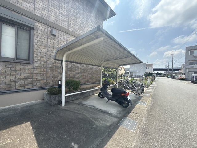 シャルマンドミール　B棟の駐車場