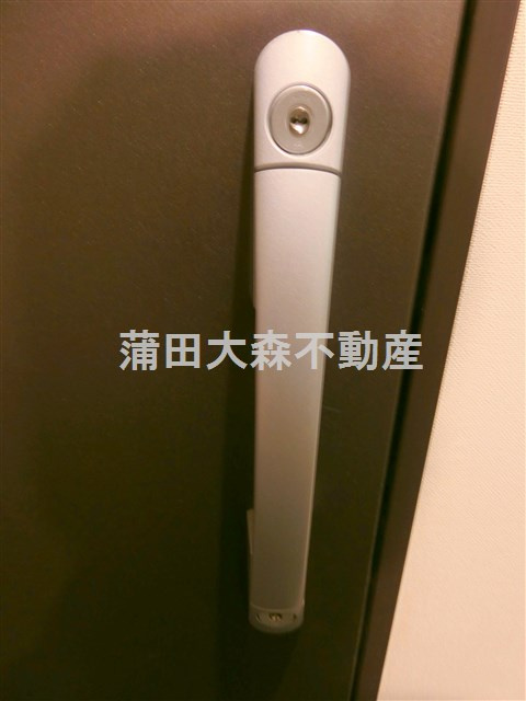 コンフォリア西蒲田の玄関