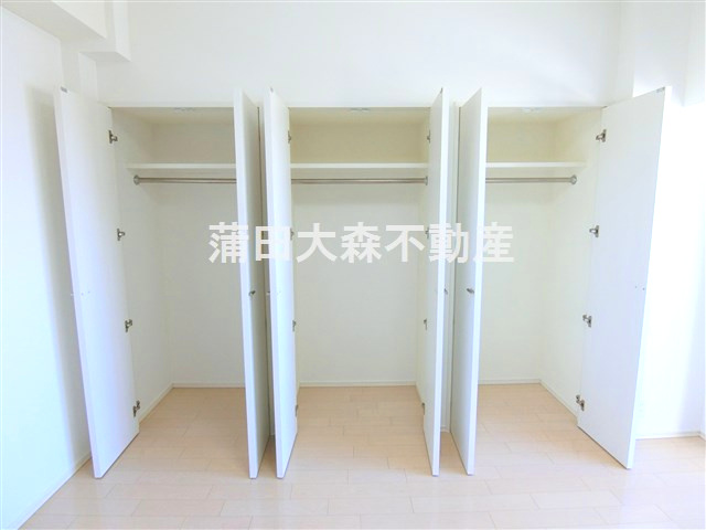 コンフォリア西蒲田の収納|ご覧の大きな収納　クローゼット！
ウォークインクローゼット並みの収納力！