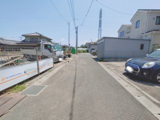 【前面道路含む現地写真】 | 川越市郭町2丁目　全4棟