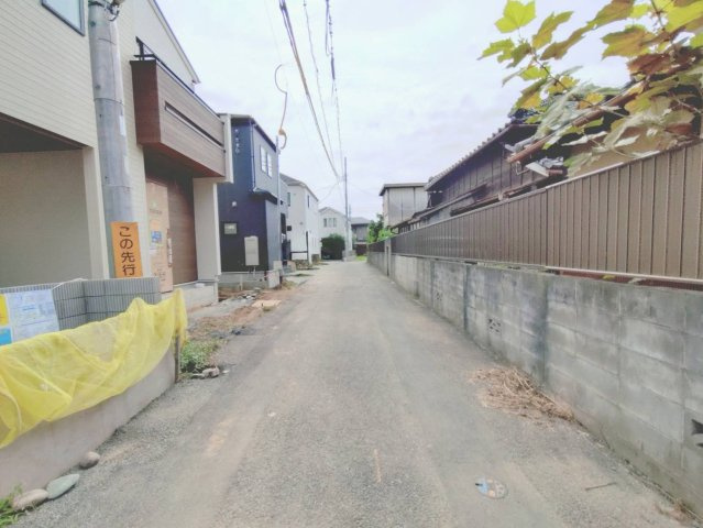 【前面道路含む現地写真】 | 川越市郭町2丁目　全4棟
