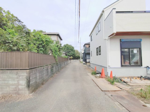 【前面道路含む現地写真】 | 川越市郭町2丁目　全4棟