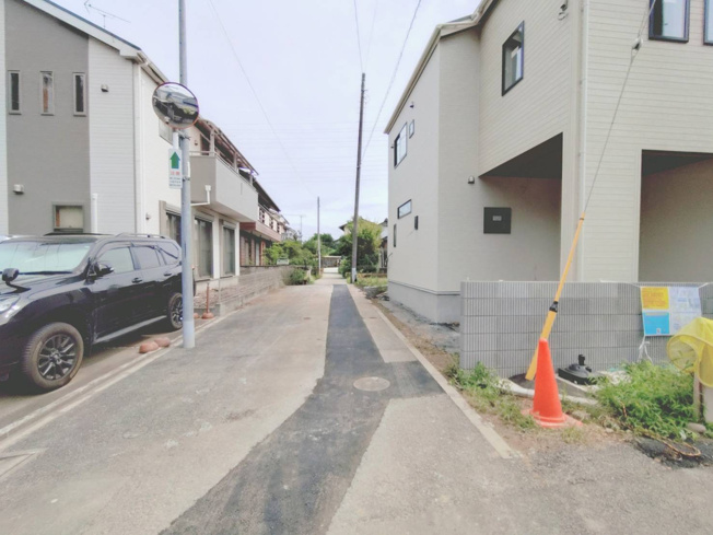 【前面道路含む現地写真】 | 川越市郭町2丁目　全4棟