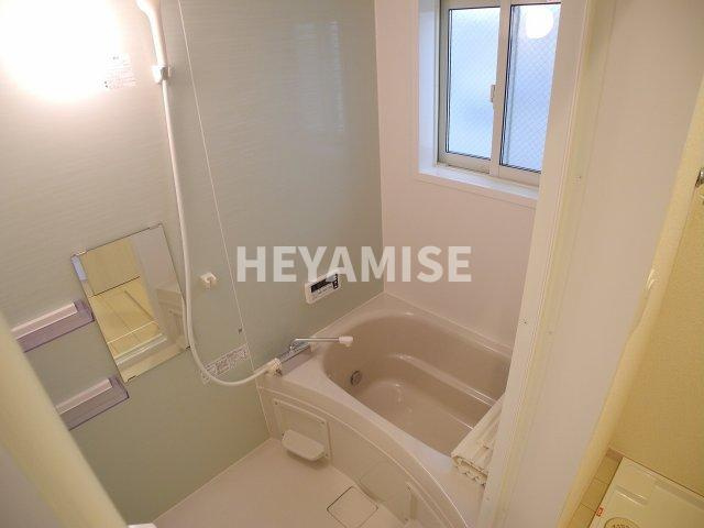 プチメゾンSTの浴室