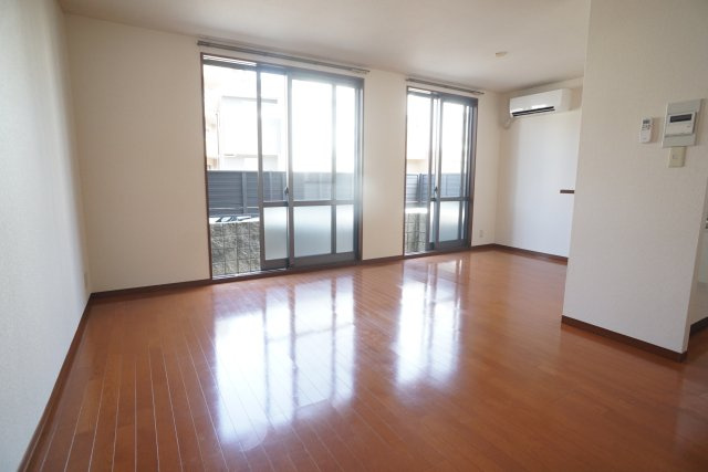 シャーメゾン安倉南の居間・リビング