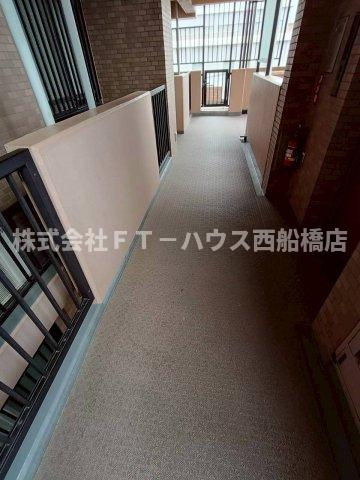 ライオンズマンション本八幡第２のバルコニー