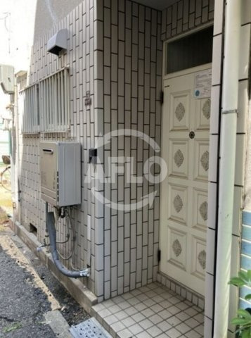 西区九条南3丁目貸家　九条北小学校区のエントランス|西区九条南3丁目貸家　エントランス