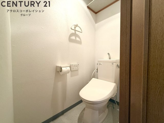 シンプルで使いやすいトイレです♪