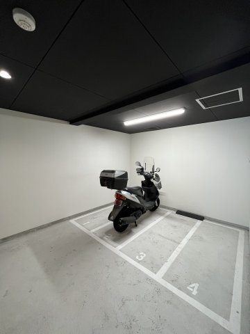 【駐車場】