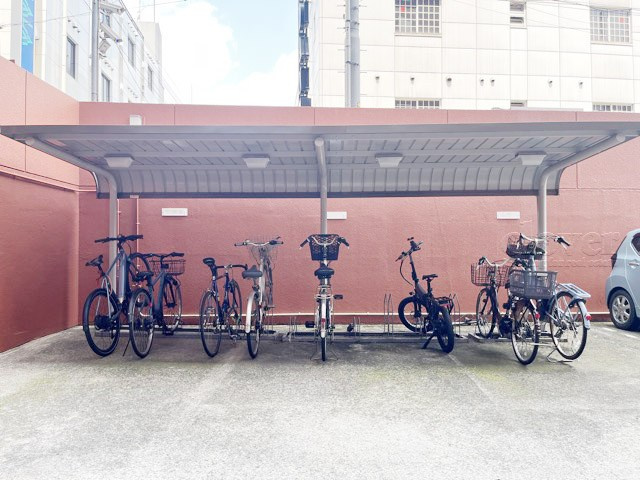 【駐輪場】 | ノア道玄坂 | 自転車置き場。マンションの共用部にあたります。空きの有無や駐輪料金、各戸の台数制限などについては、改めてお問い合わせください。～即日のご見学可能～　お問合せはお気軽にどうぞ。
