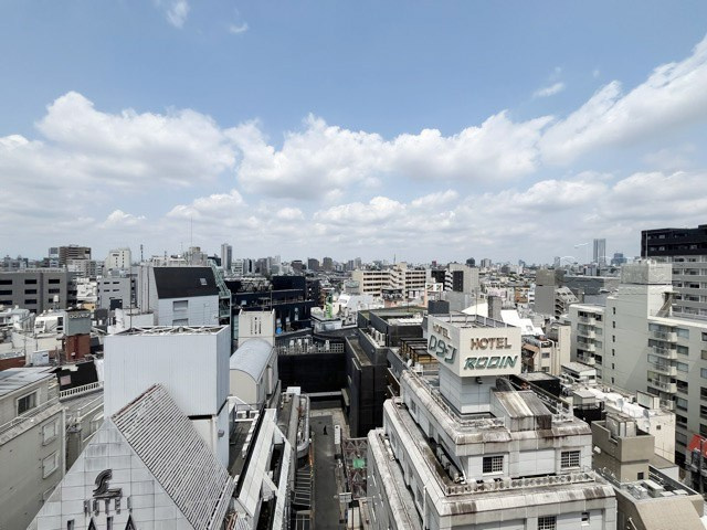 【展望】 | ノア道玄坂 | 眼前に広がる空の雄大さと、このお部屋の自慢の一つである「眺望」をご覧ください。毎日、この景色を独り占めできる新生活に夢が広がります。～即日のご見学可能～　お問合せはお気軽にどうぞ。
