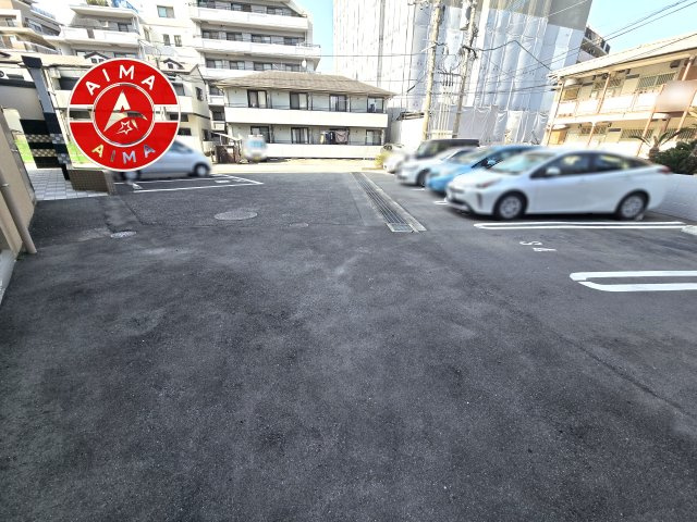 アーサー大橋エクシオ2の駐車場|ゆったりとしたスペースがある駐車場です。