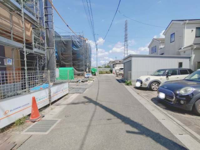 【前面道路含む現地写真】 | 川越市郭町2丁目　全4棟