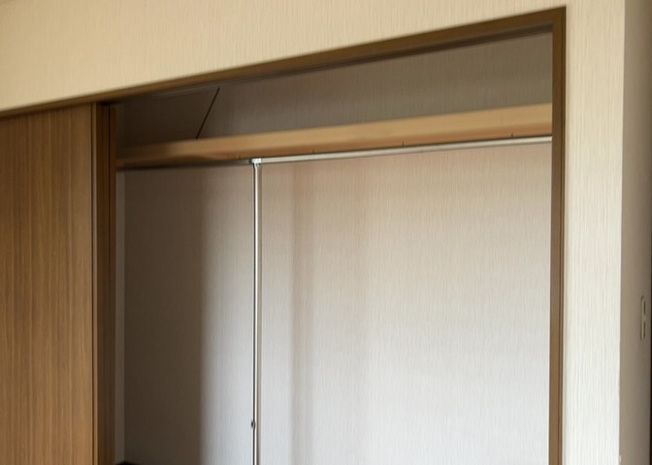 【収納】 | ウォークインクローゼットがあれば、クローゼット内でコーディネートが完成できますし、季節の変わり目に行う衣替えの手間も省けます。また、スーツケースなど大きいものもしまうことができ使い勝手がよいです。