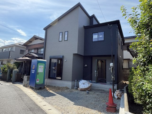 ブルーミングガーデン小倉南区横代北町5丁目の前面道路含む現地写真|前面道路幅員約4.0メートルです