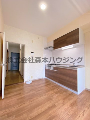 【居間・リビング】 | 　メゾン・ラ・フォーレ | 使いやすいキッチンスペースです