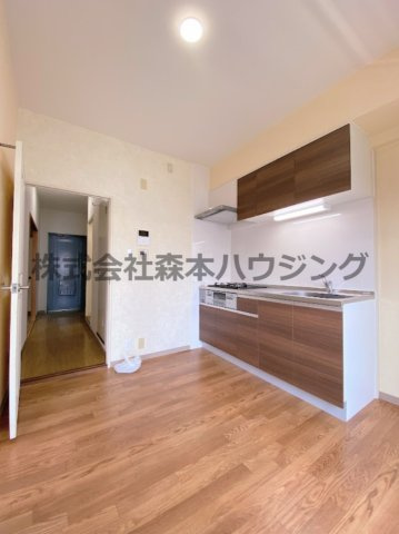 【居間・リビング】 | 　メゾン・ラ・フォーレ | 使いやすいキッチンスペースです
