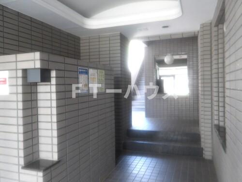 ローズガーデン３６番館のロビー|ロビー：エントランス内 ※2021年7月撮影     （2021年9月撮影）