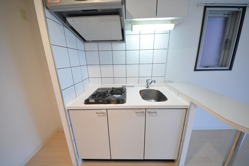 アーバンフラッツ上町のキッチン|アーバンフラッツ上町　ガス2口コンロシステムキッチン