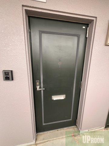 ハピネス八光の玄関