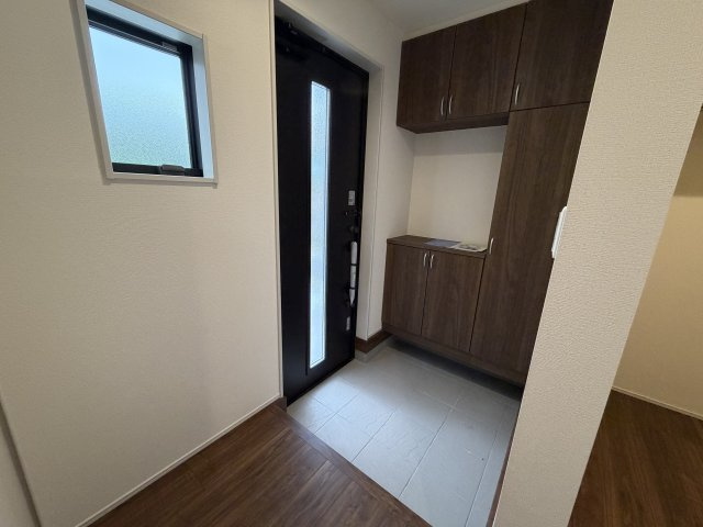 神戸市西区糀台1丁目新築戸建１号棟の玄関