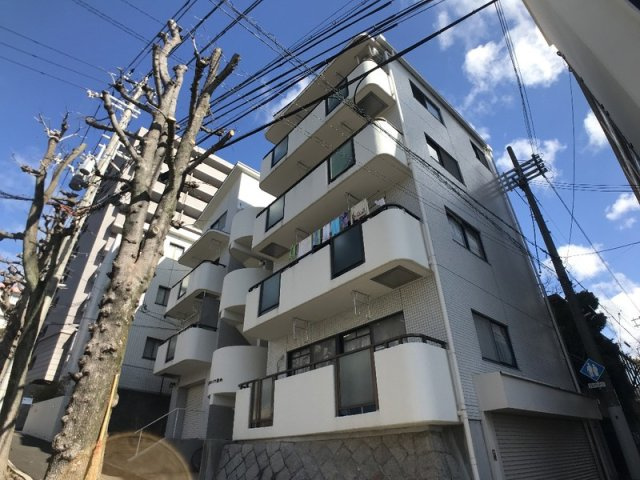 M.Fハイツ熊内の外観