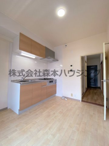 【居間・リビング】 | 　メゾン・ラ・フォーレ | 使いやすいキッチンスペースです