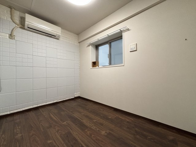 プレサンスロジェ志賀本通の洋室