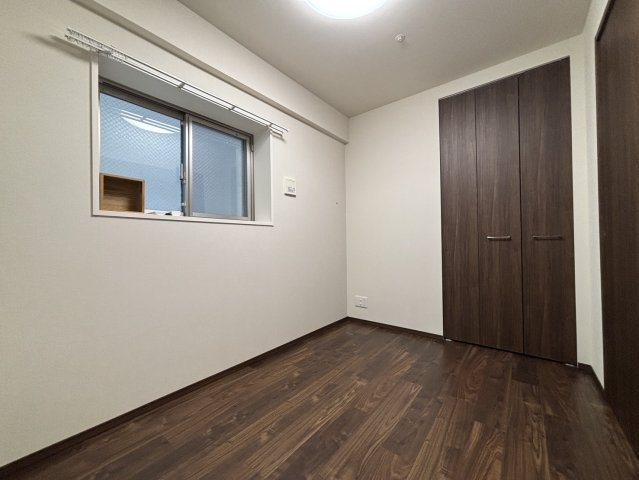 プレサンスロジェ志賀本通の洋室