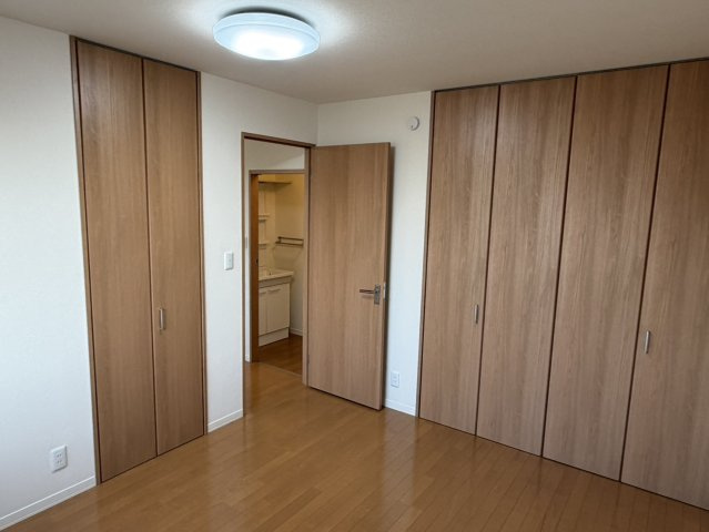 コンフォールCの洋室