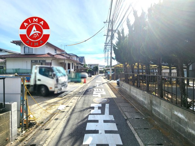 福岡市東区雁の巣2丁目第8-1棟(1号棟)の前面道路含む現地写真|前面道路です。