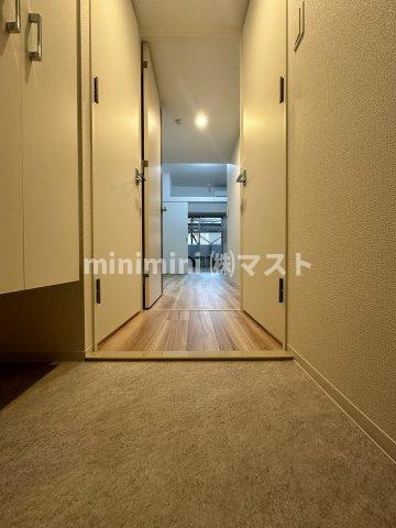 セレニテ阿波座ミラクの玄関