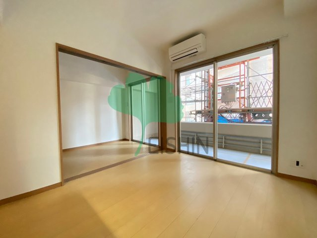 カルム空港南の居間・リビング|アレンジ自由自在の広々空間です！