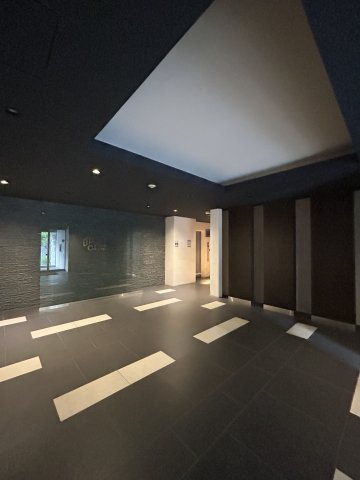 プレサンス難波セレクトのロビー