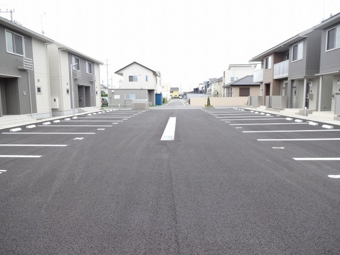 オーシャンズ　Eの駐車場|駐車場