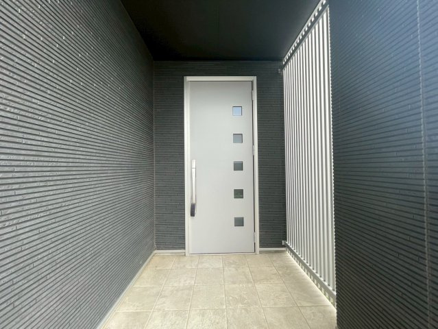 茂原市　ゆたか　中古戸建の玄関