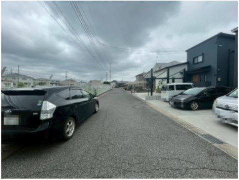 茂原市　ゆたか　中古戸建の前面道路含む現地写真