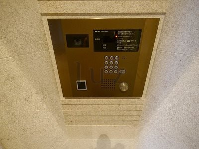 ロイヤルタワー横濱鶴見のセキュリティ|モニター付きオートロックで安心のセキュリティ！