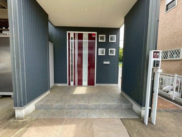 富里市根木名　中古戸建の玄関|2026年6月11日撮影