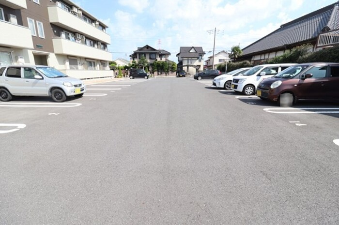 フォレストメゾン堀割の駐車場|駐車場