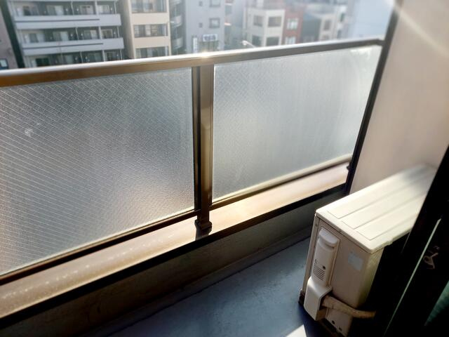 洗濯機置場はバルコニーです。