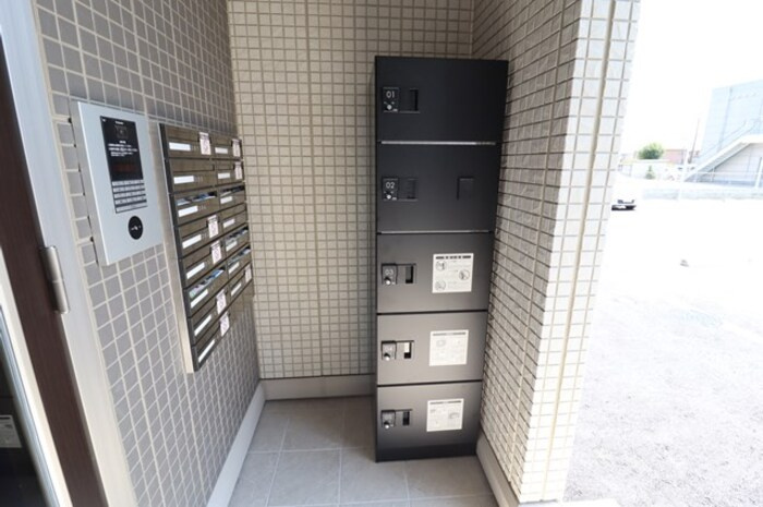 フォレストメゾン鉢形台 二番館のセキュリティ|宅配ＢＯＸ