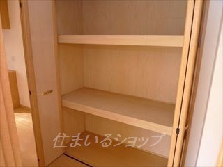 広島市安佐北区真亀５丁目のテラスの収納